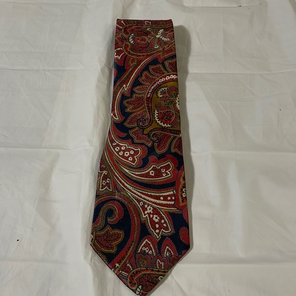 Alexander Lloyd men’s paisley tie in red, blue and gold… 3.5 “ L by 62 like new - Picture 1 of 6